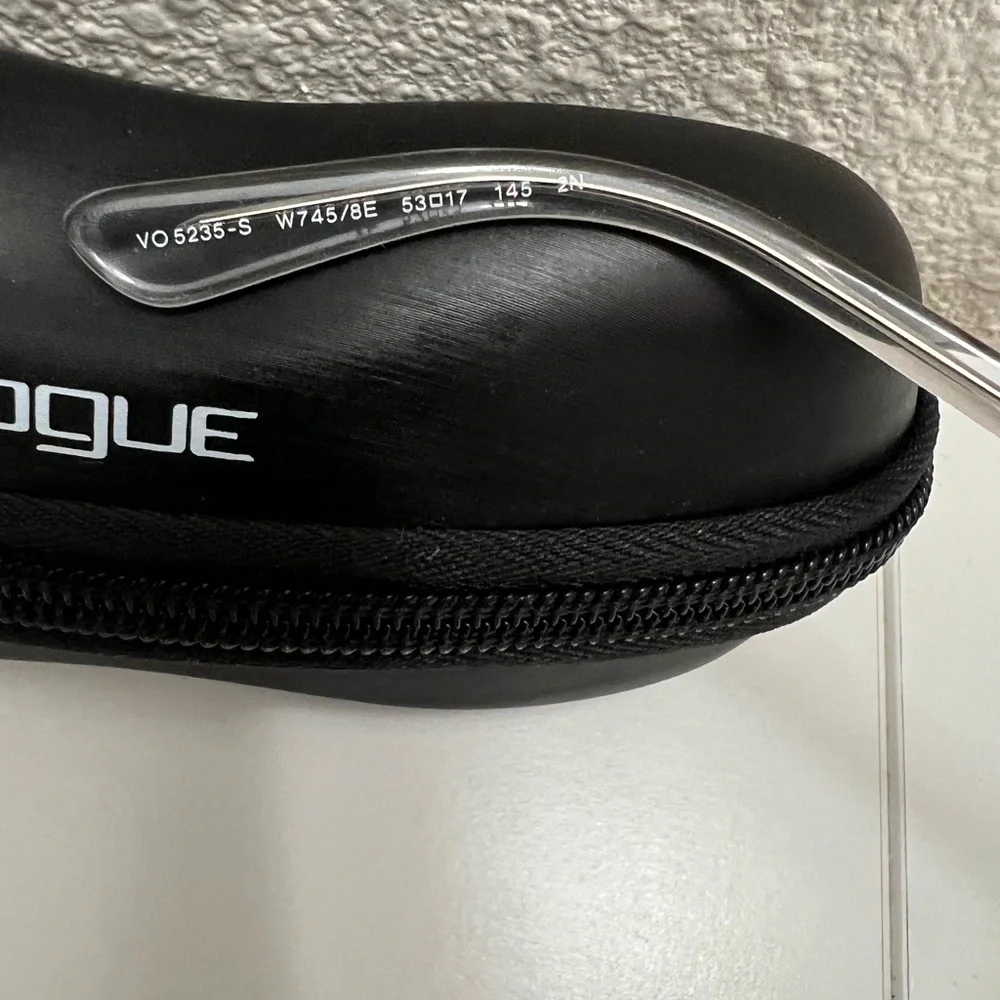Vogue 2 pair of sunglasses - Picture 9 of 11